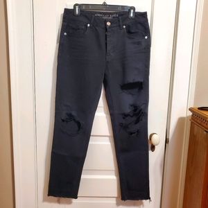 AMERICAN EAGLE Tomgirl Distressed Jeans Black